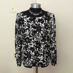 Old Navy black and white floral knit top